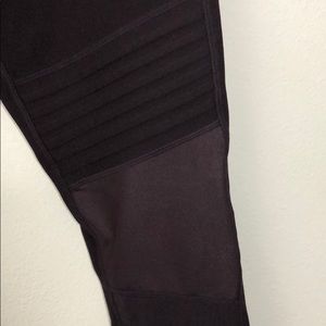 Plum workout leggings